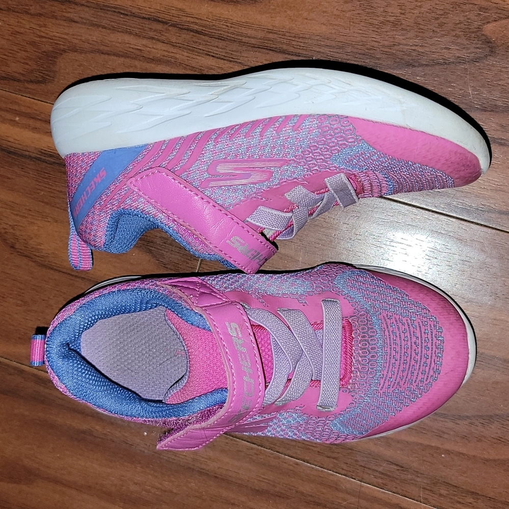 Skechers